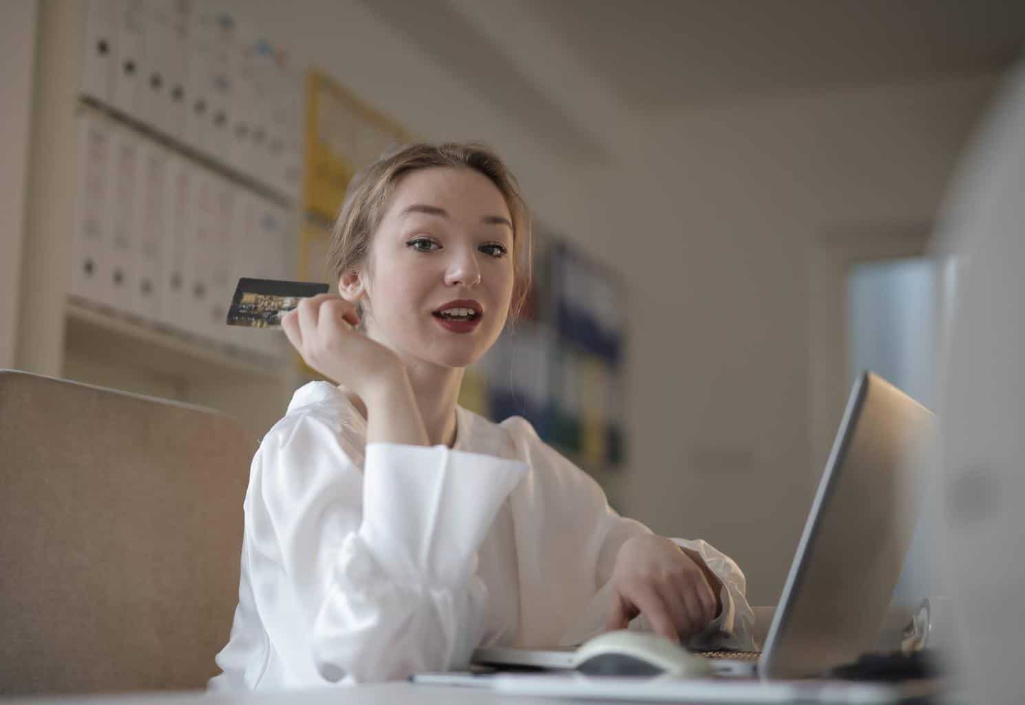 What are the Differences between Digital Banking and Virtual Banking?